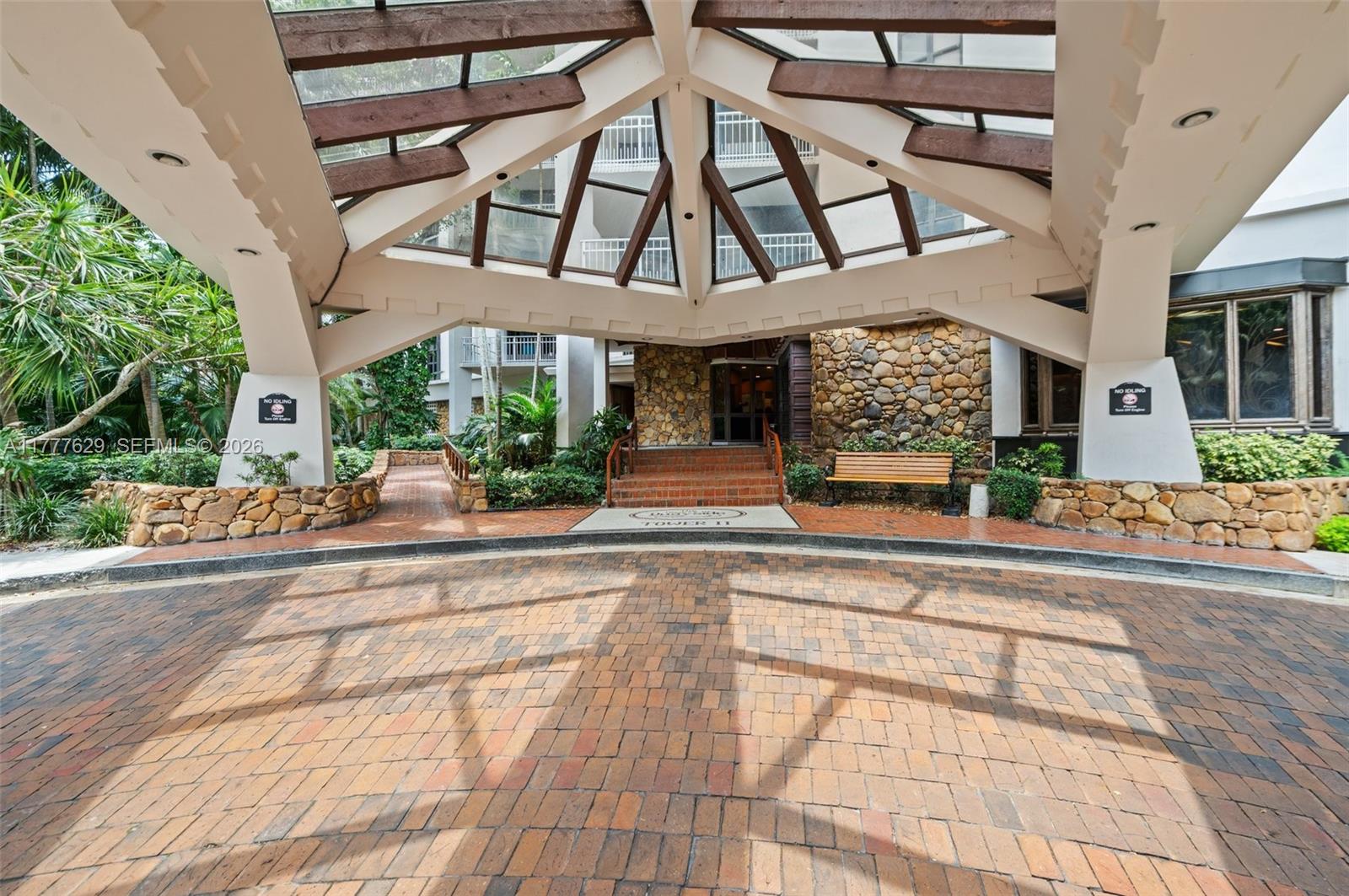 TOWERS OF QUAYSIDE CONDO - Residential Lease