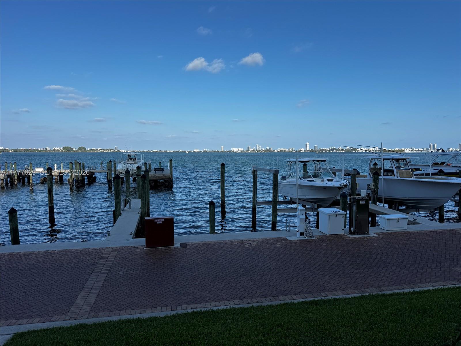 TOWERS OF QUAYSIDE CONDO - Residential Lease