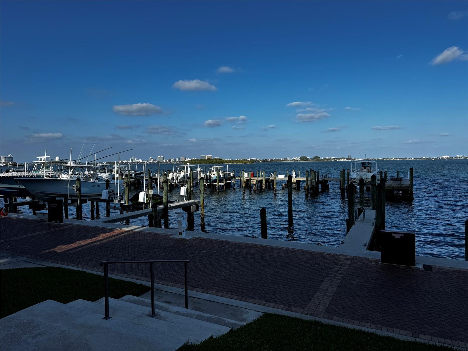 TOWERS OF QUAYSIDE CONDO - Residential Lease