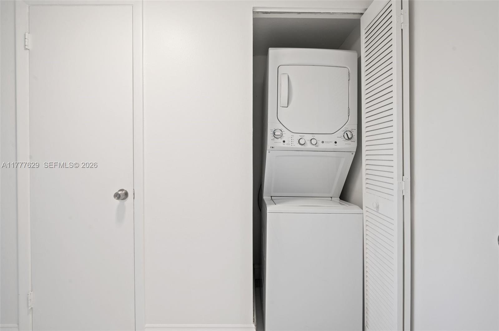 TOWERS OF QUAYSIDE CONDO - Residential Lease