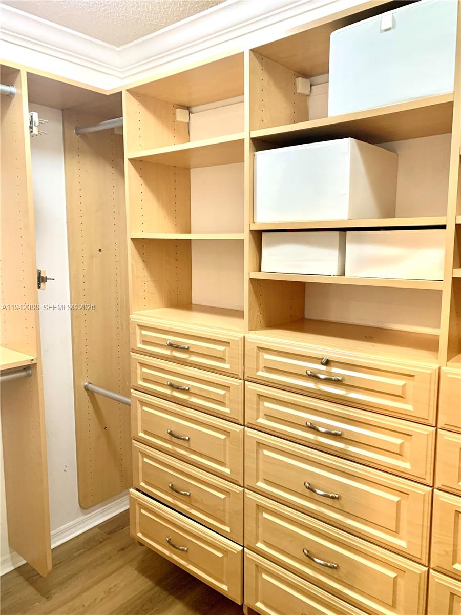 NEW ORLEANS LAKESITES - Residential