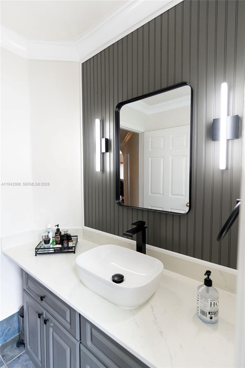 NEW ORLEANS LAKESITES - Residential