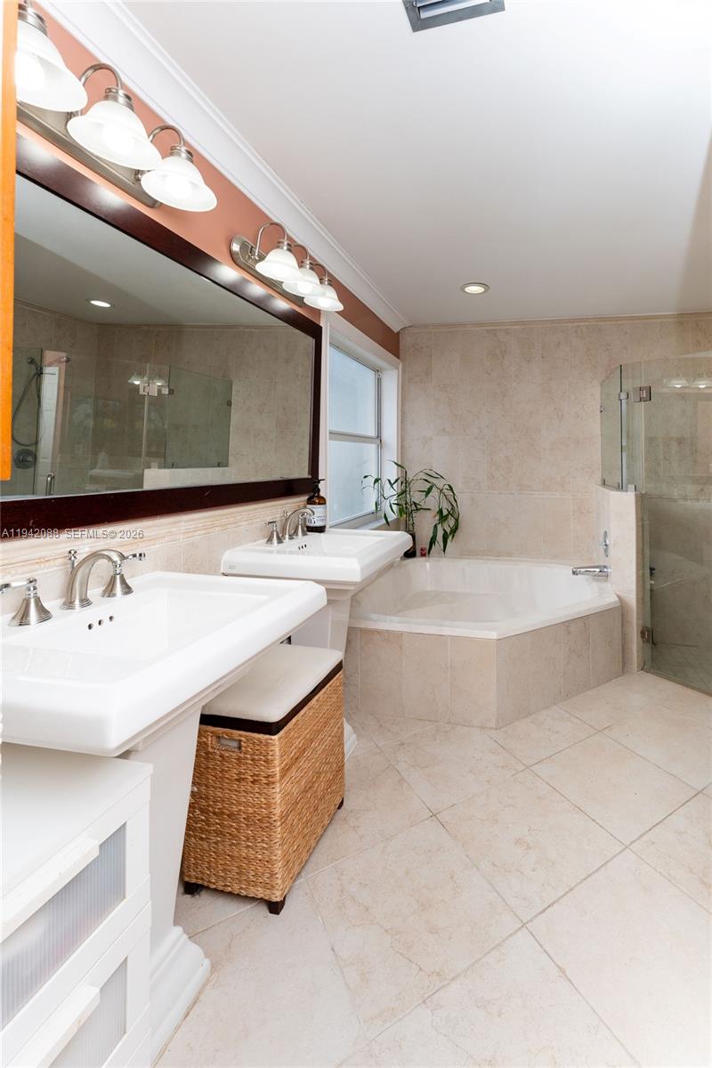 NEW ORLEANS LAKESITES - Residential