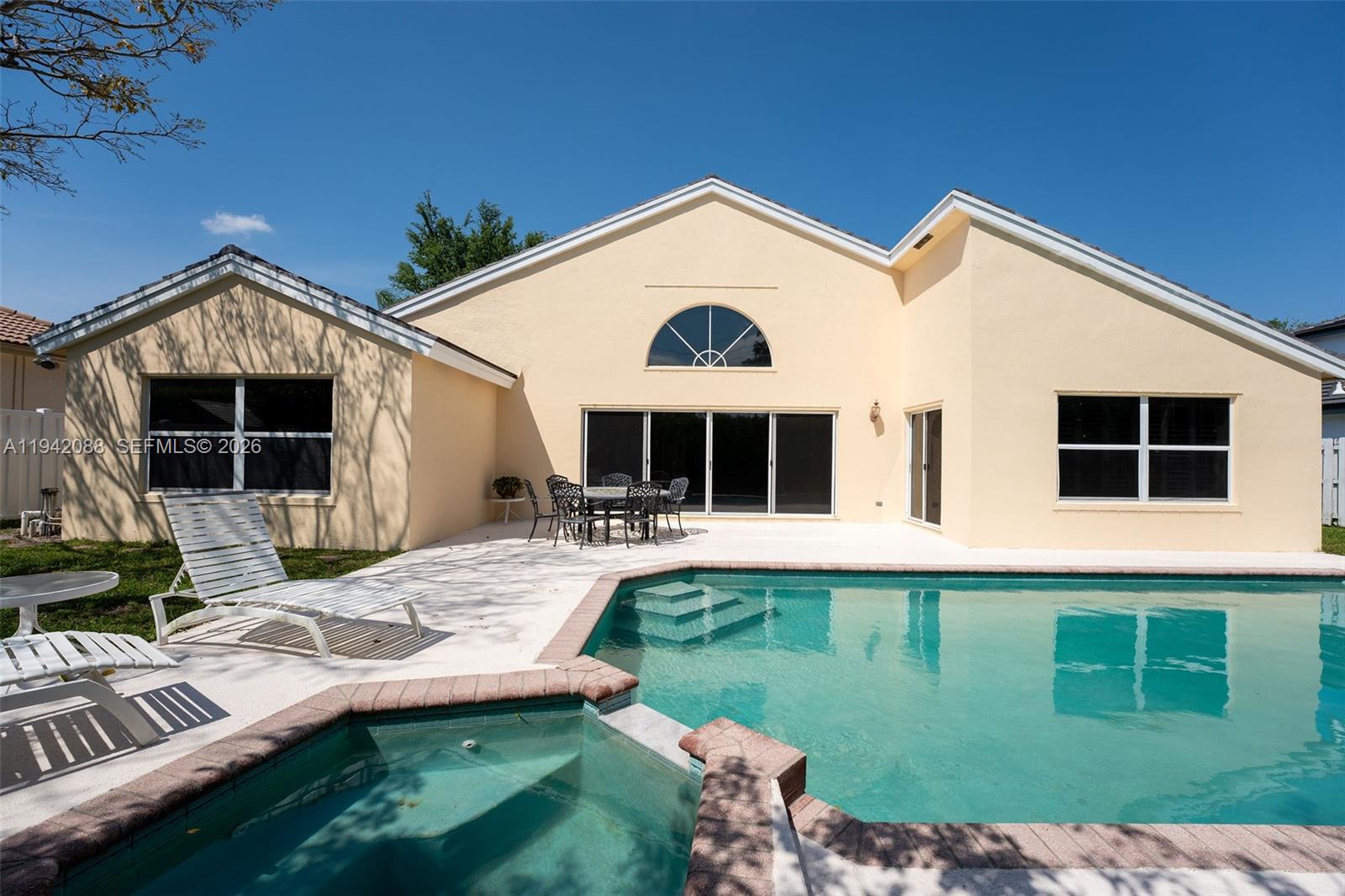 NEW ORLEANS LAKESITES - Residential