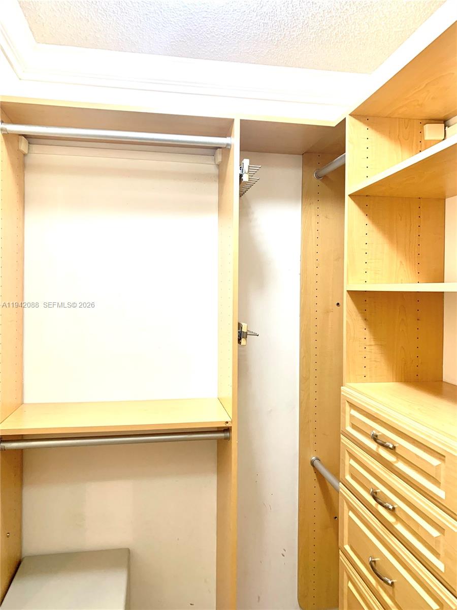 NEW ORLEANS LAKESITES - Residential