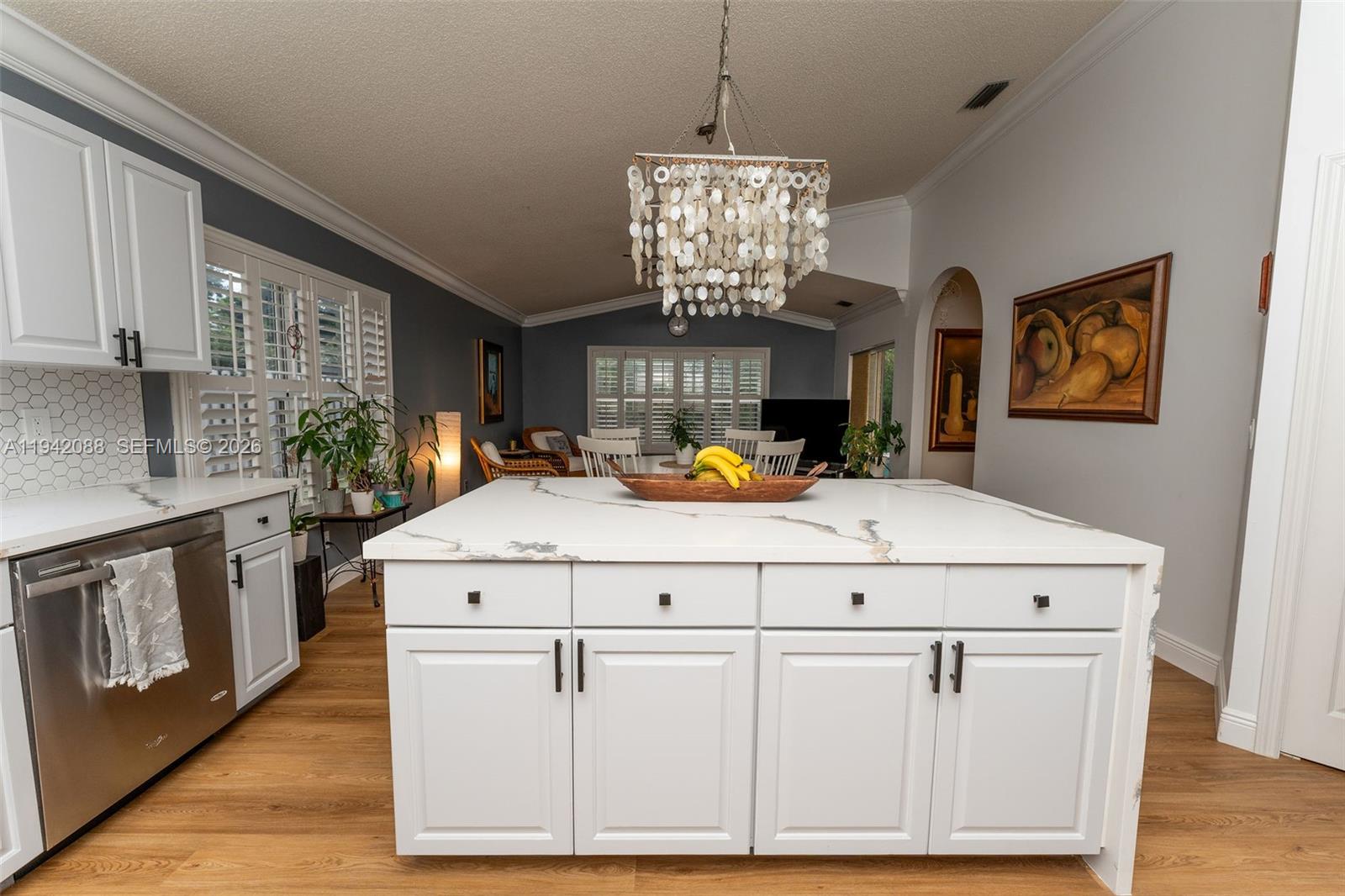 NEW ORLEANS LAKESITES - Residential