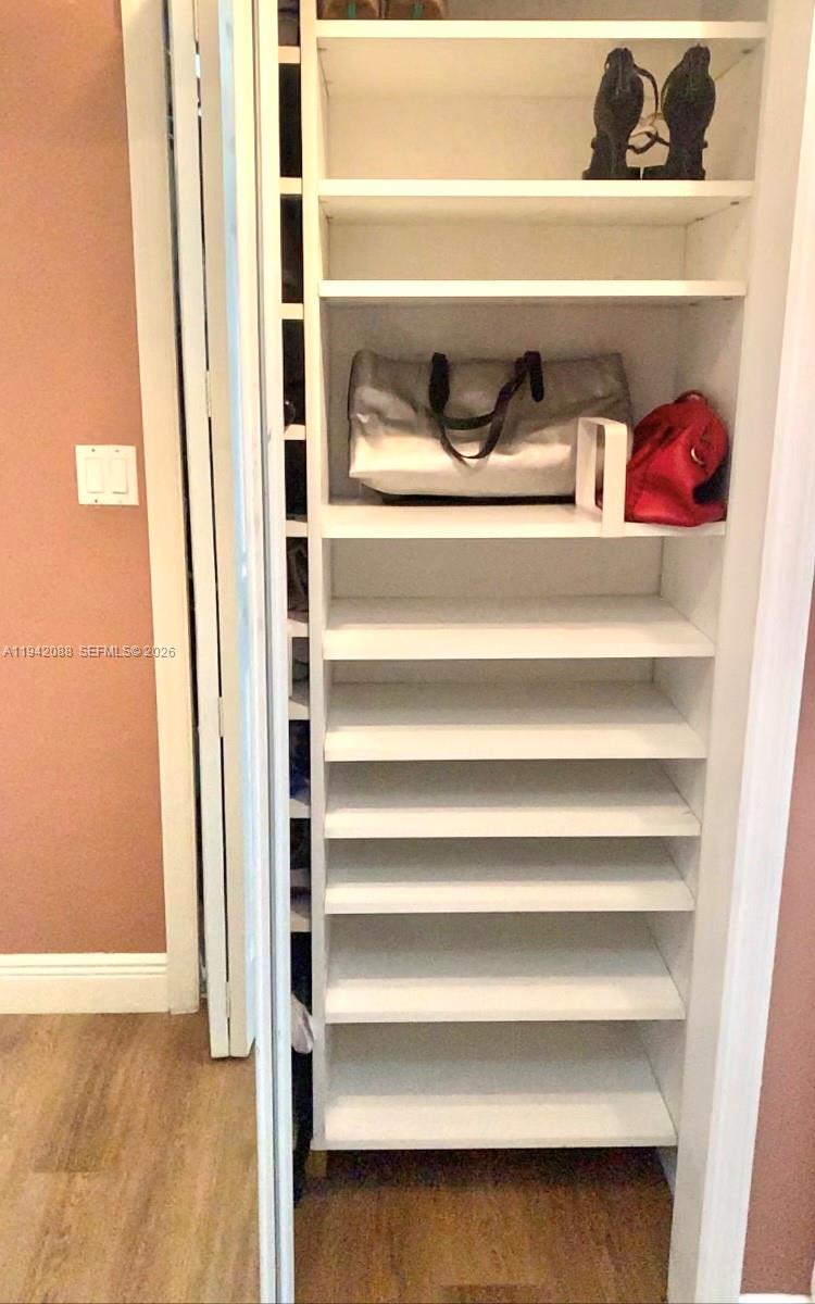 NEW ORLEANS LAKESITES - Residential