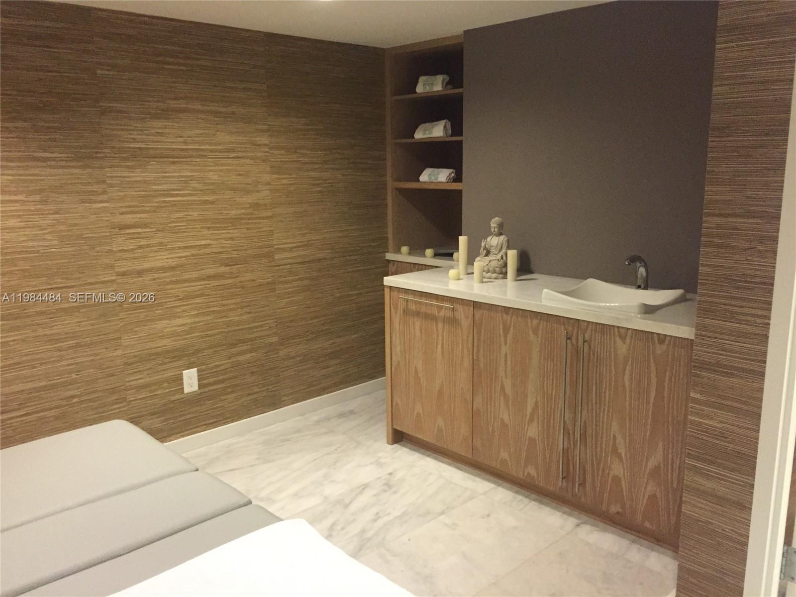 400 SUNNY ISLES CONDO WES - Residential Lease