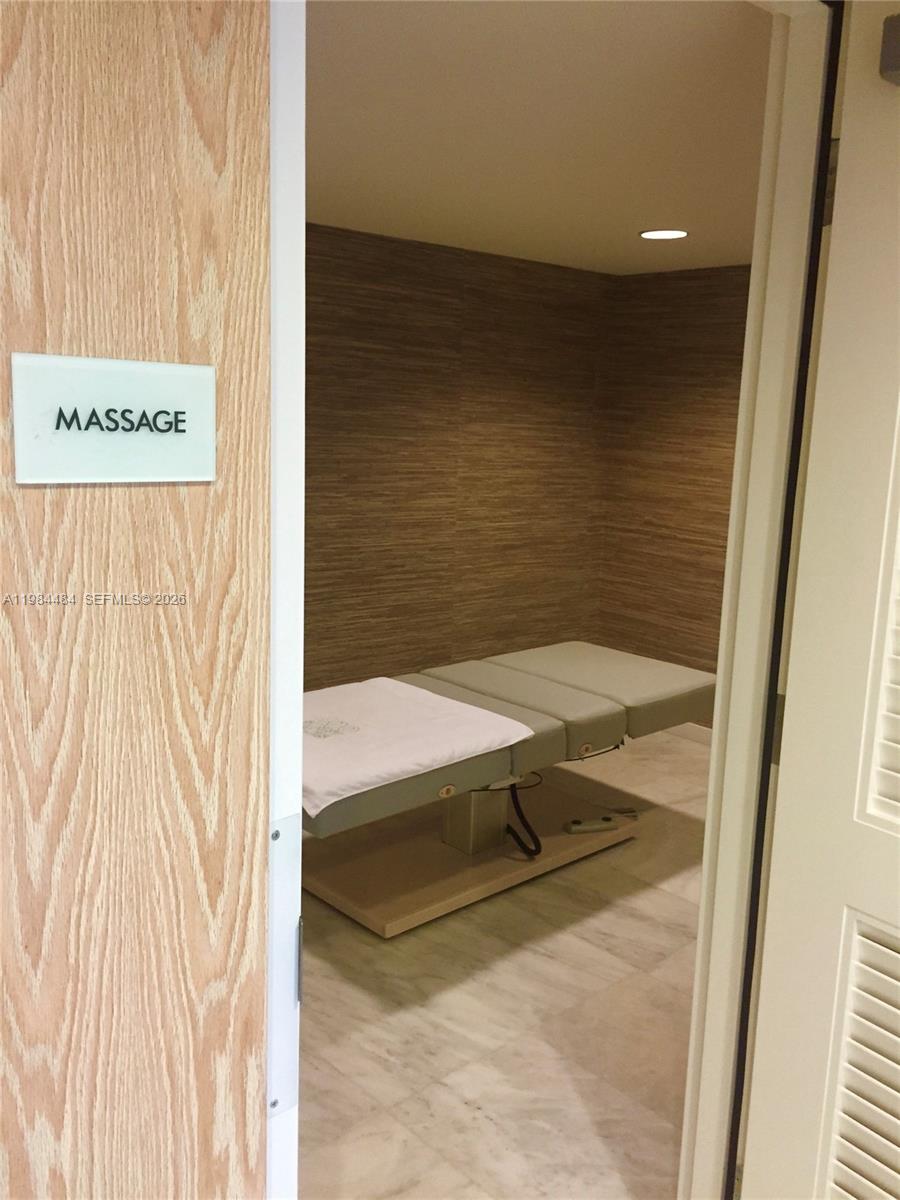 400 SUNNY ISLES CONDO WES - Residential Lease