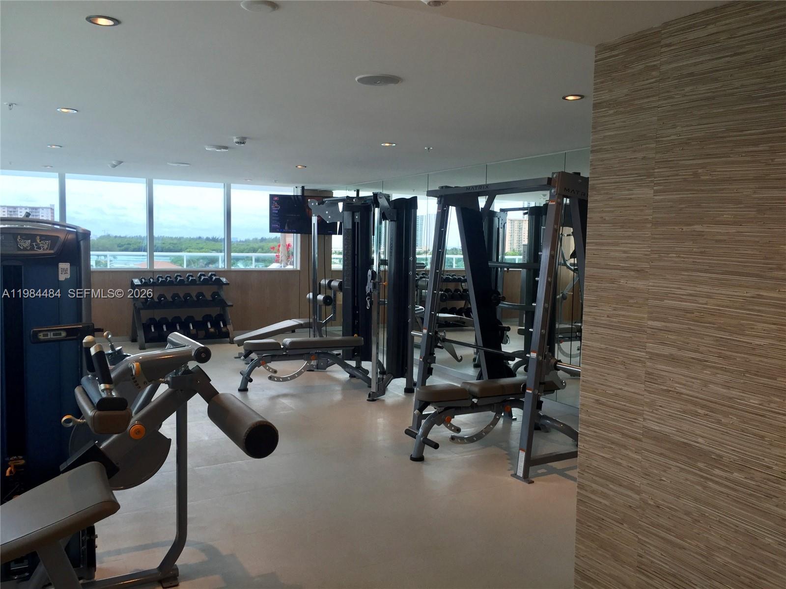 400 SUNNY ISLES CONDO WES - Residential Lease