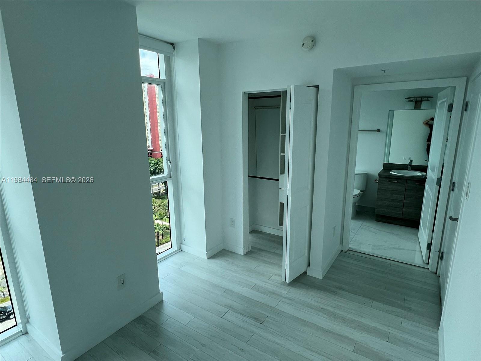 400 SUNNY ISLES CONDO WES - Residential Lease