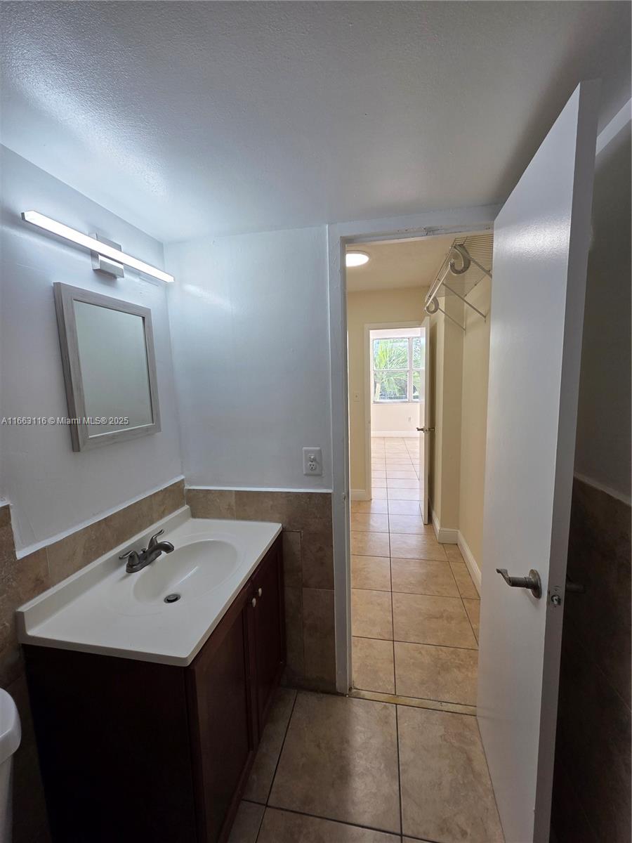 BAYVIEW PALMS CONDO - Residential