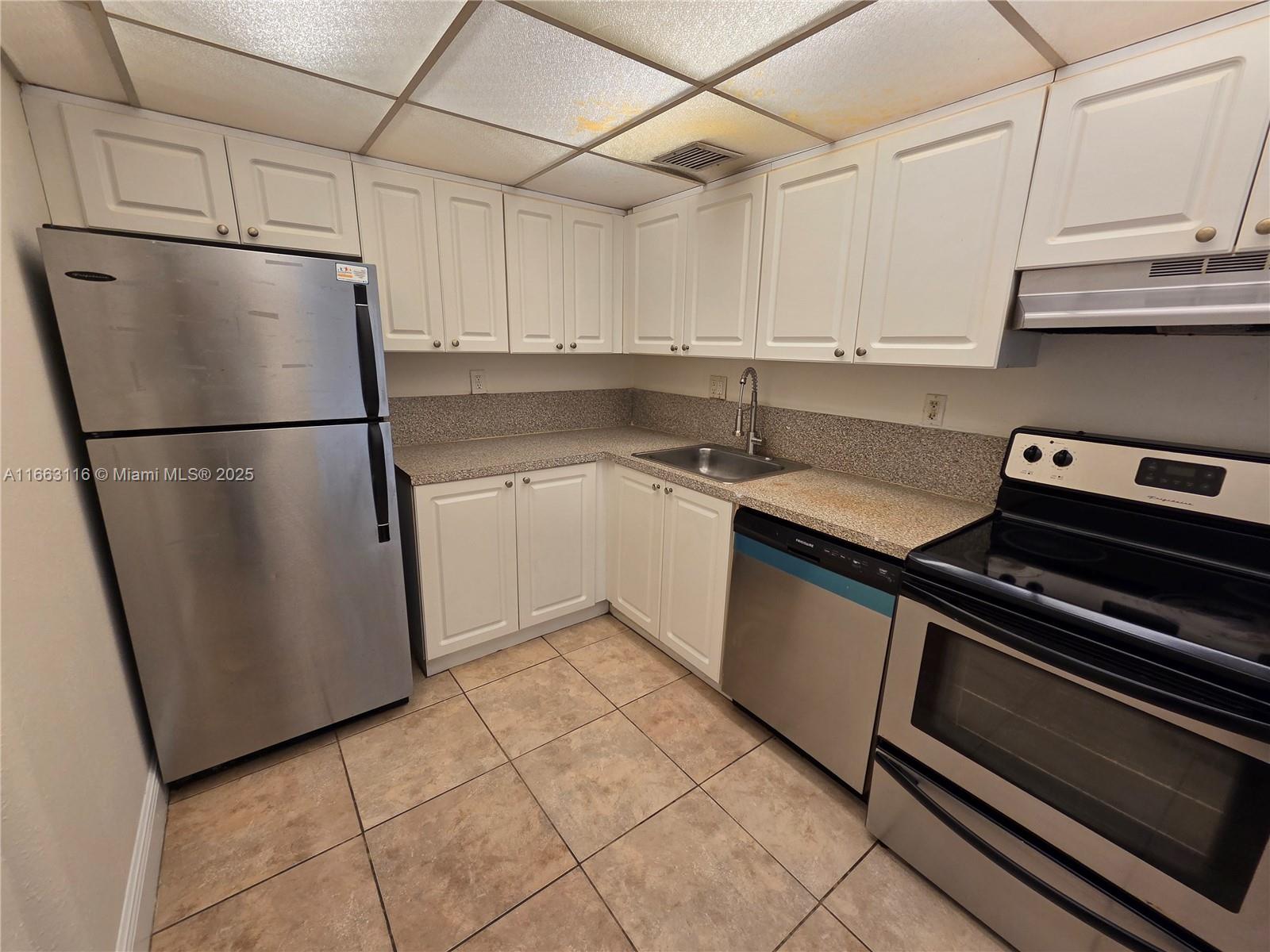 BAYVIEW PALMS CONDO - Residential