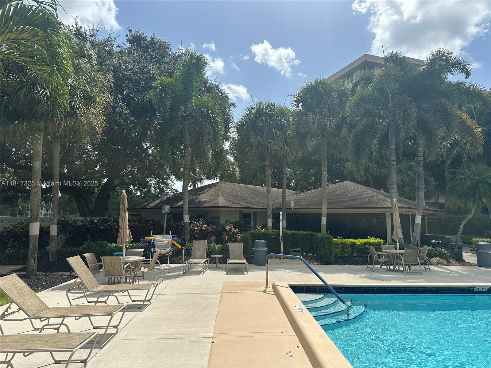 PALM-AIRE COUNTRY CLUB - Residential Lease