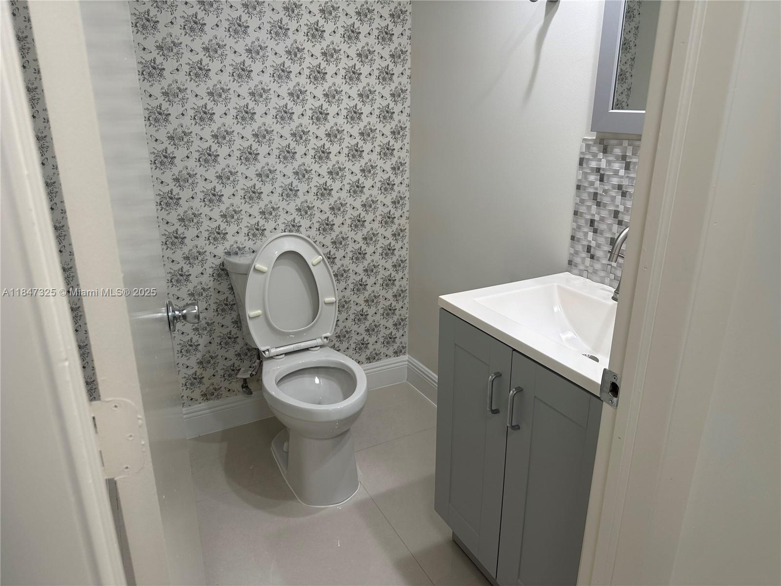 PALM-AIRE COUNTRY CLUB - Residential Lease