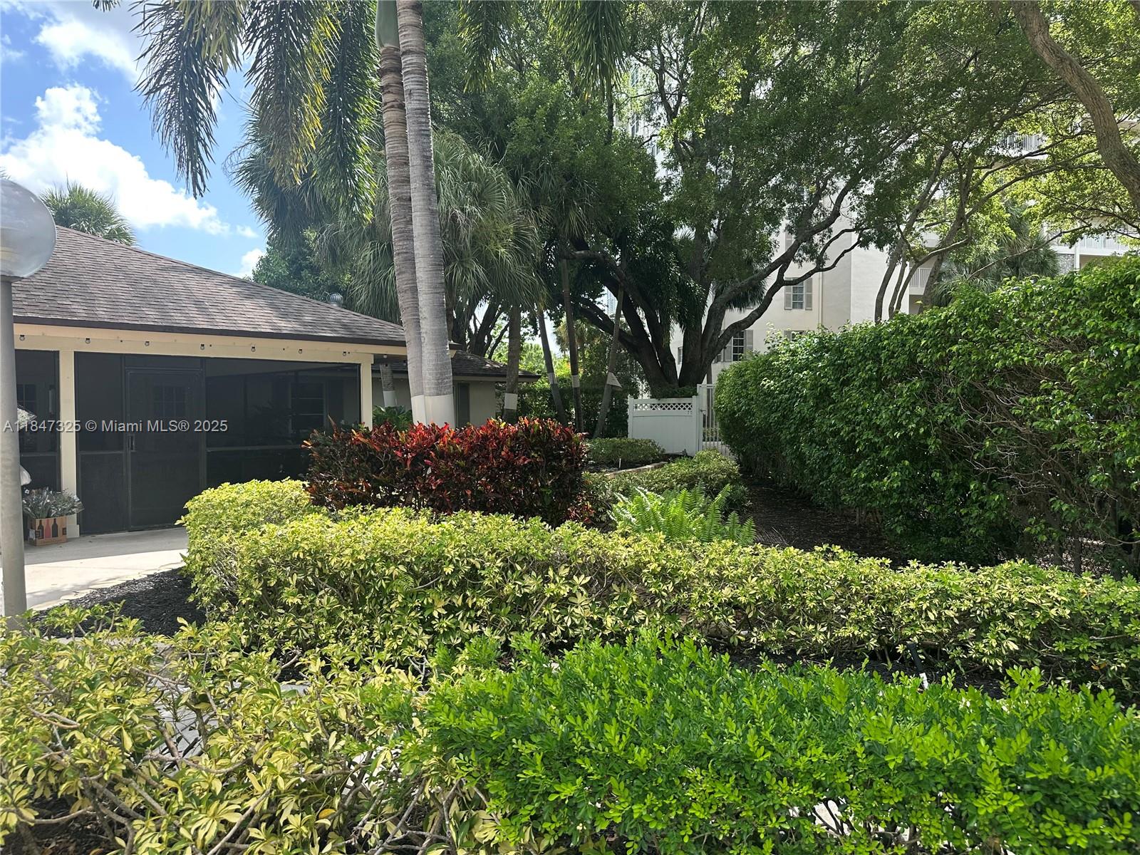 PALM-AIRE COUNTRY CLUB - Residential Lease