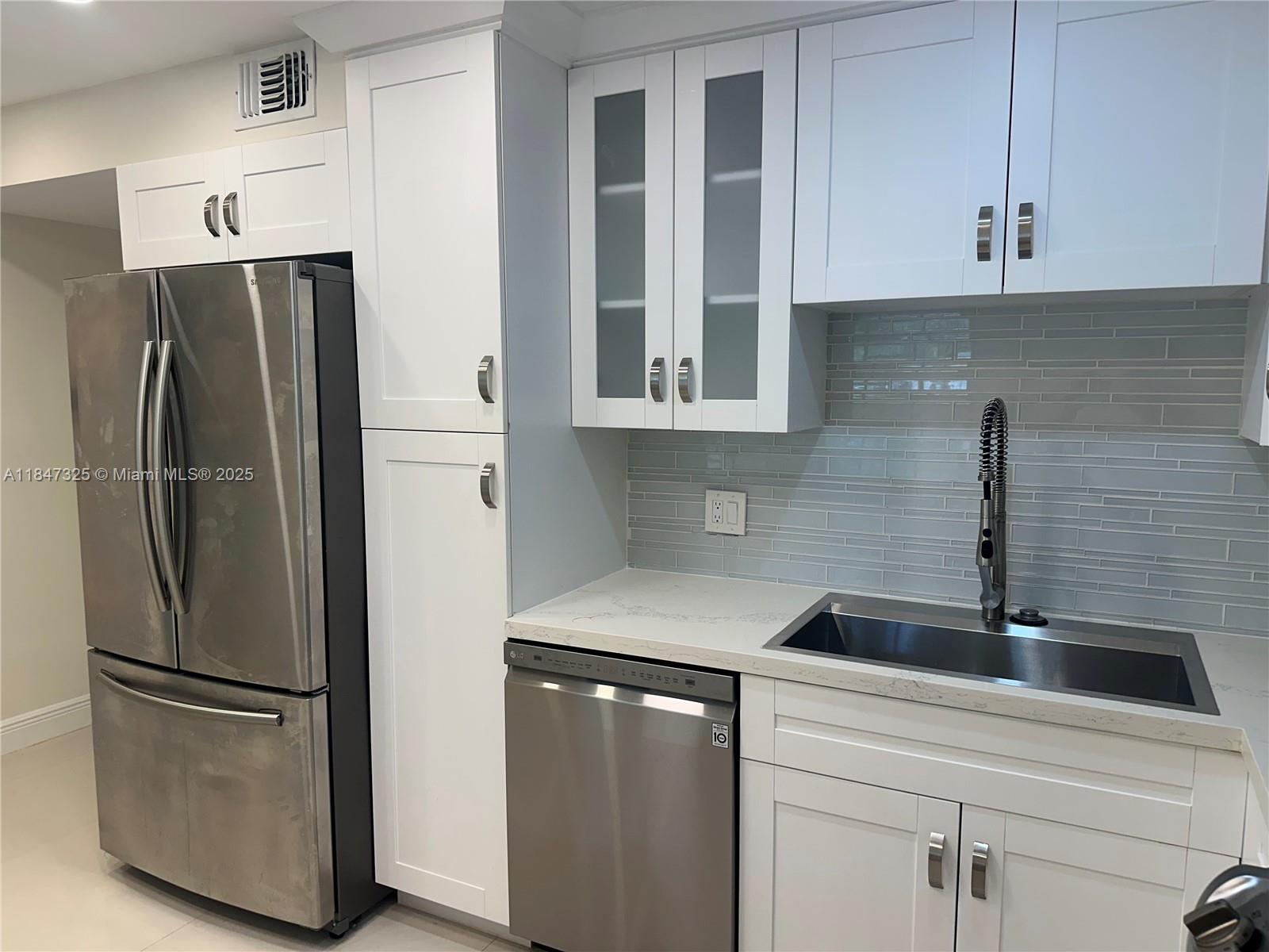 PALM-AIRE COUNTRY CLUB - Residential Lease