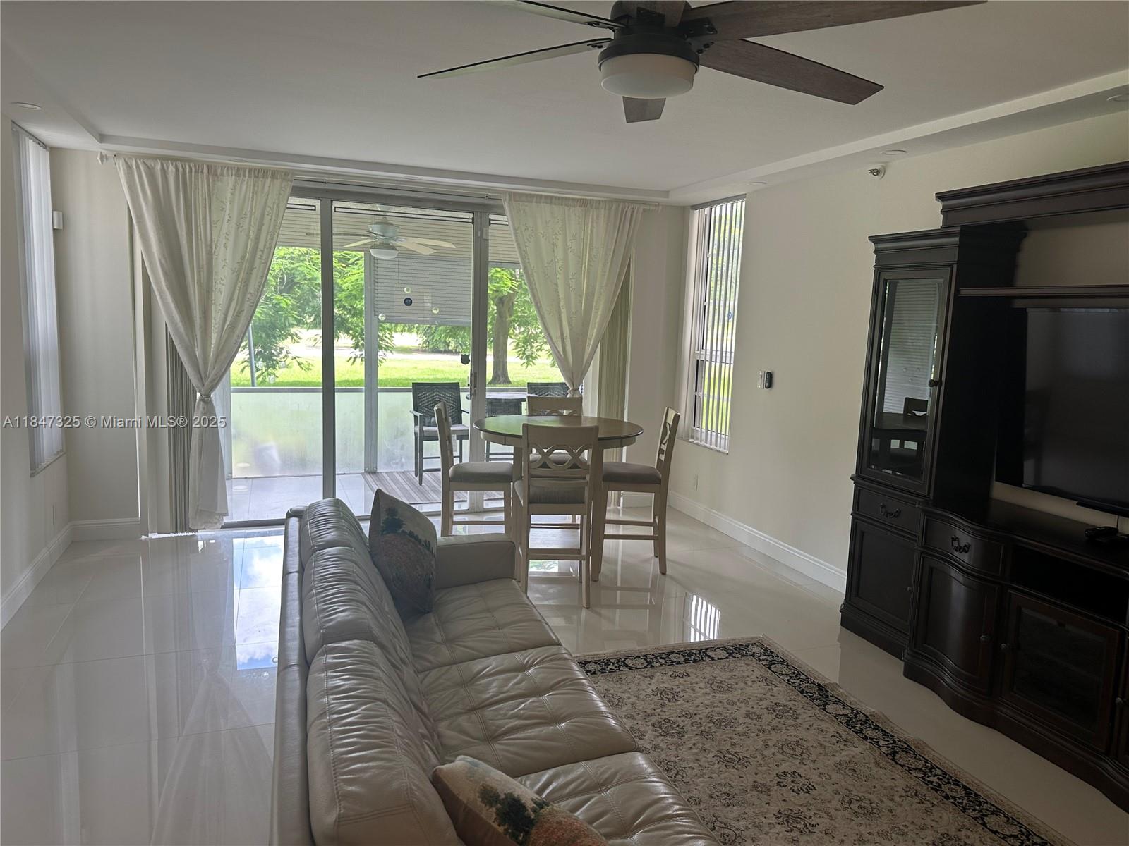 PALM-AIRE COUNTRY CLUB - Residential Lease