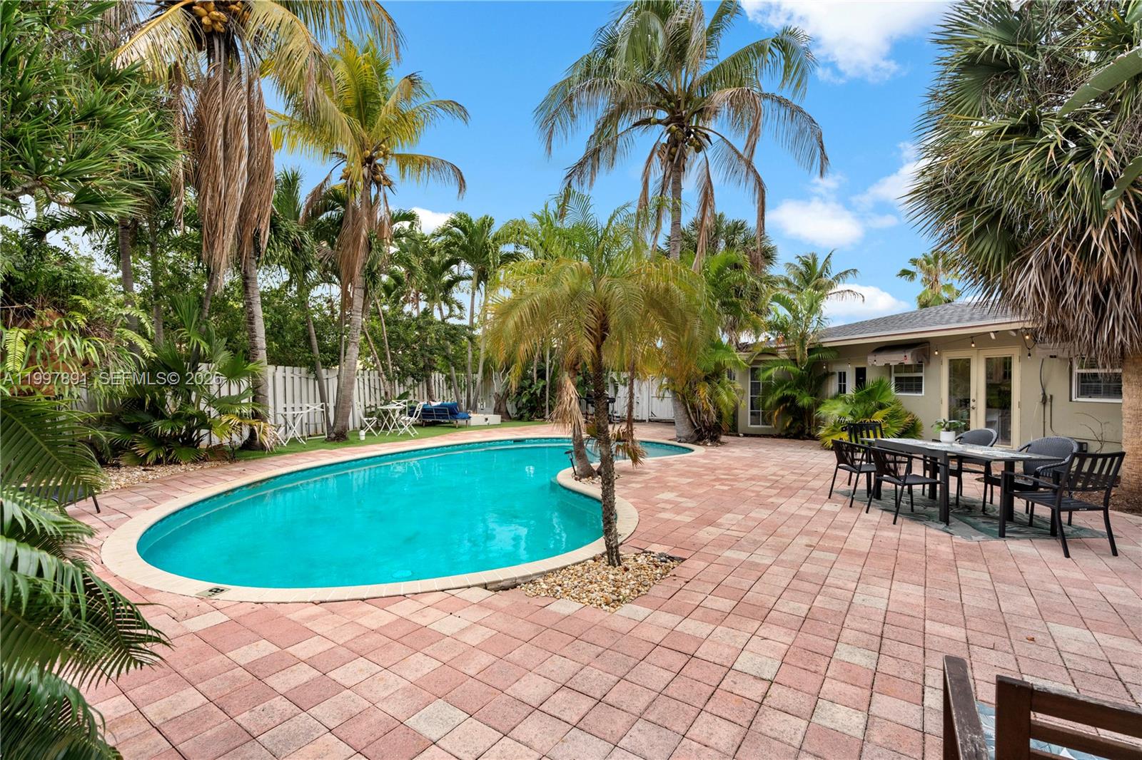 OAKLAND PARK 2ND ADD-RESU - Residential