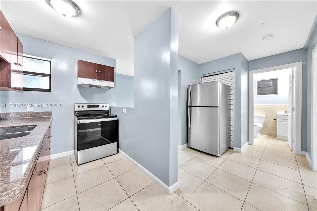 Rental Property at 365 Nw 8th St 201, Miami, Broward County, Florida - Bedrooms: 3 
Bathrooms: 2  - $2,700 MO.