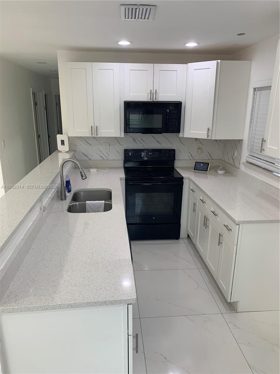 NEW BROWARDALE 1ST ADD - Residential Lease