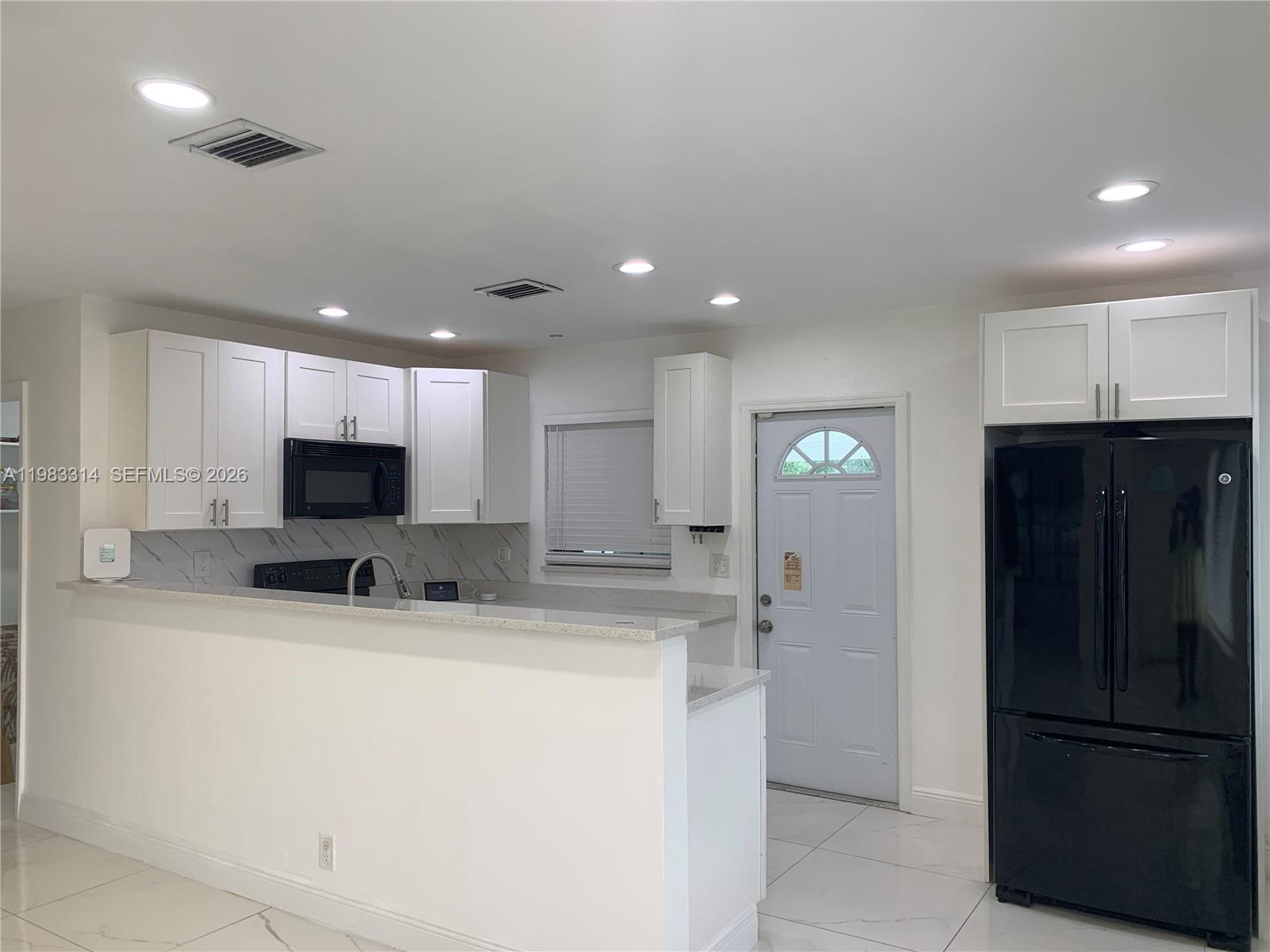 NEW BROWARDALE 1ST ADD - Residential Lease