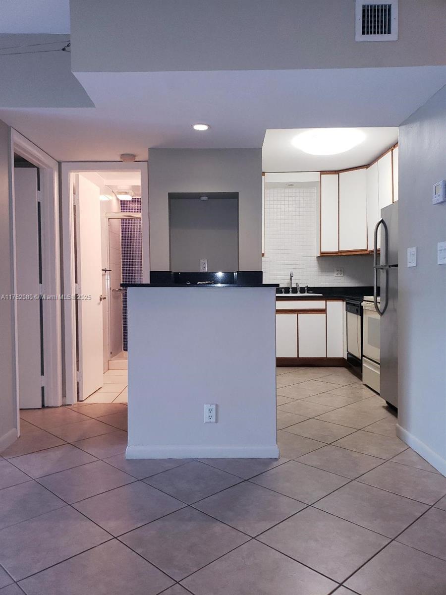 LEISURE BEACH CONDO - Residential Lease