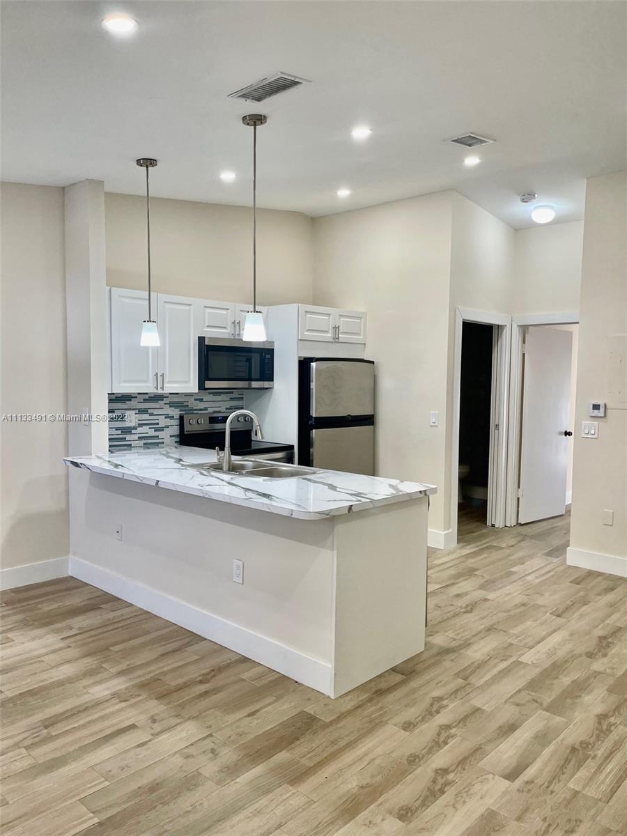 FOUNTAIN PK VILLAGE HOMES - Residential Lease