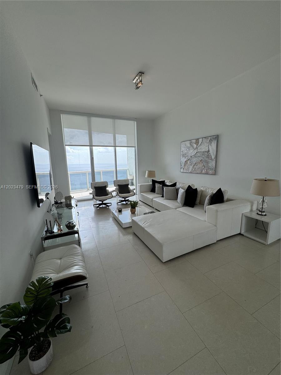 TDR TOWER I CONDO - Residential