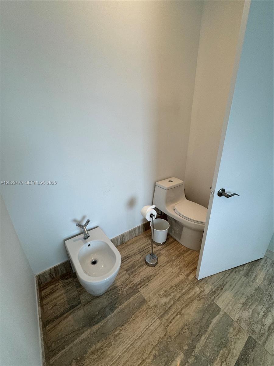 TDR TOWER I CONDO - Residential