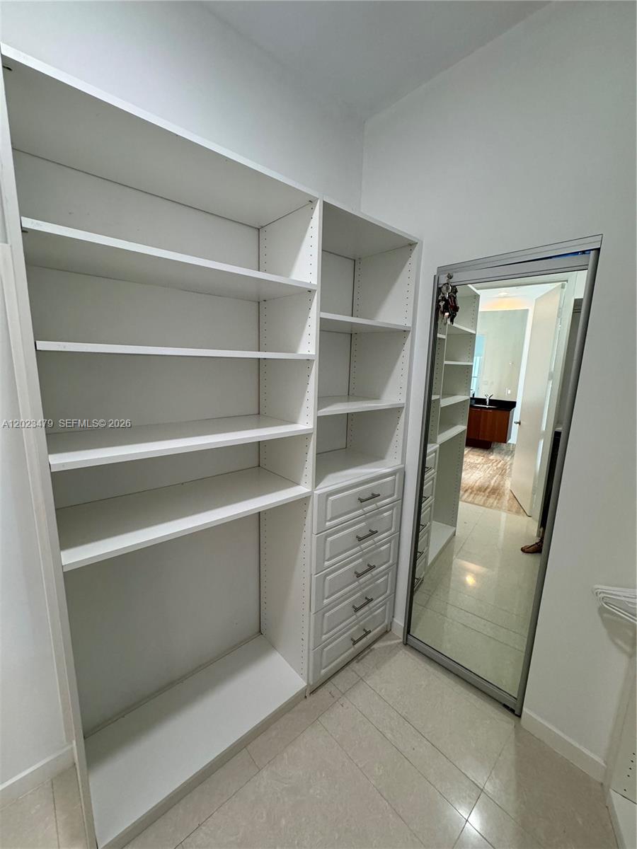 TDR TOWER I CONDO - Residential