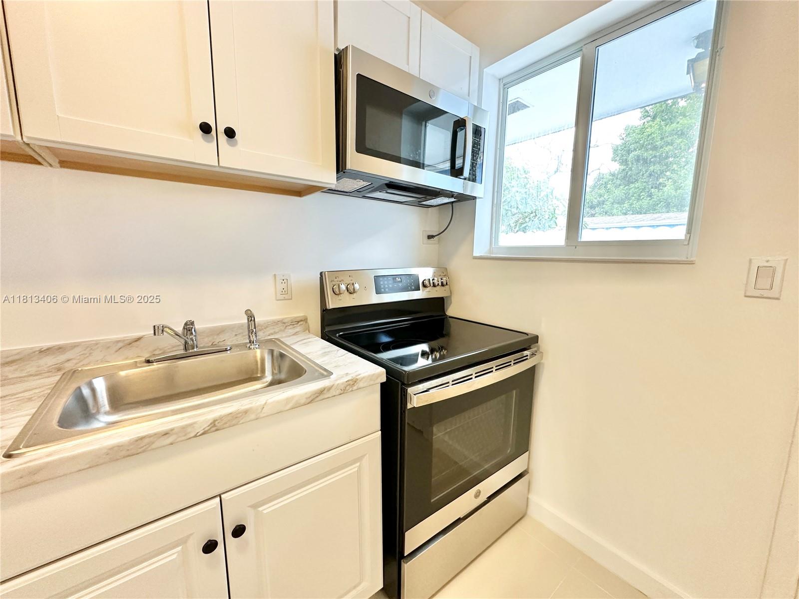 1841 NW 55th Street 1843