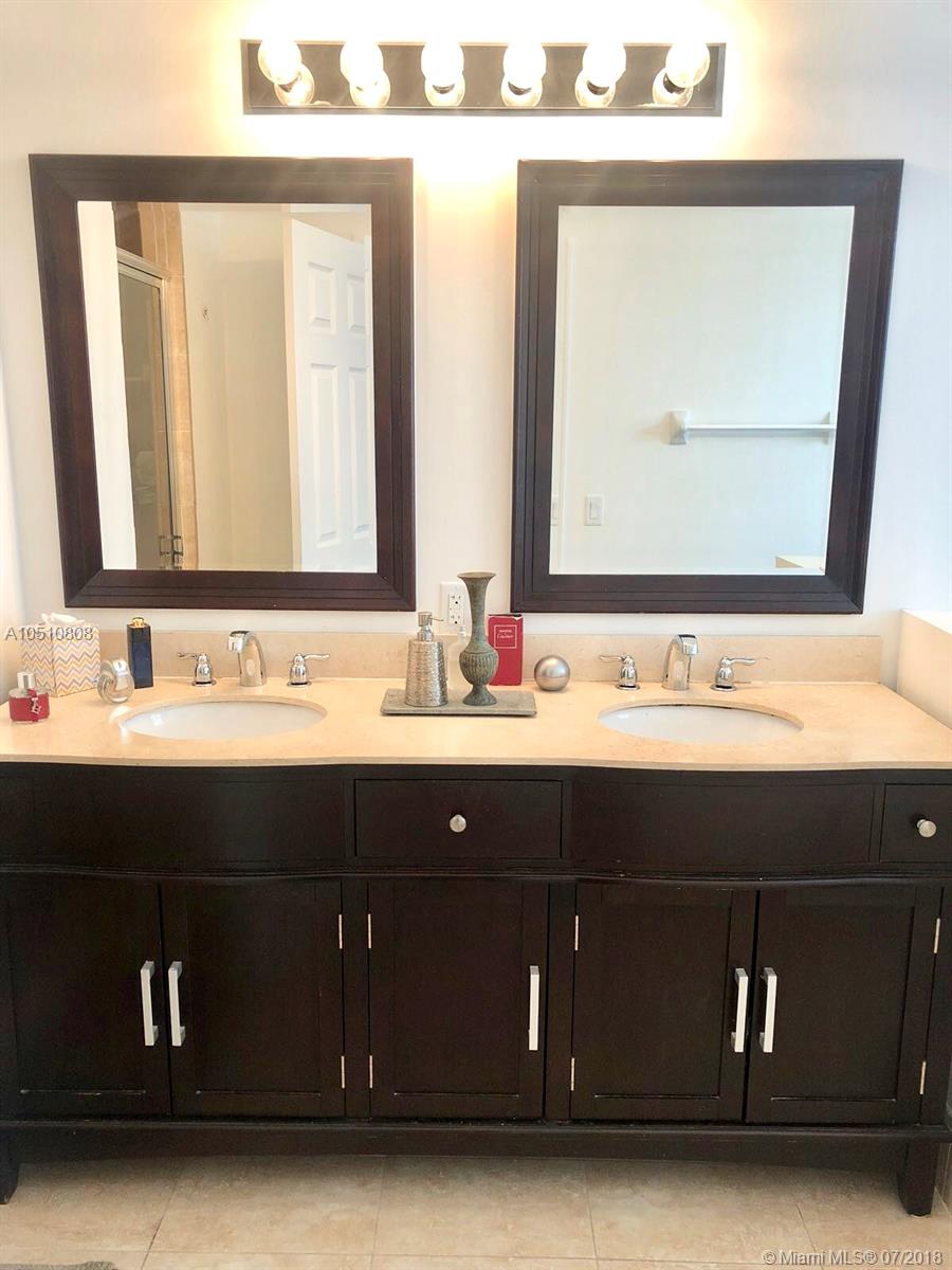 FONTAINEBLEAU WEST NORTH - Residential