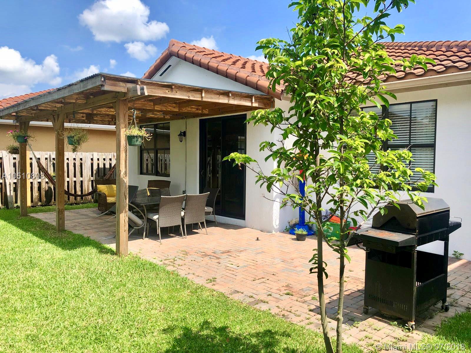 FONTAINEBLEAU WEST NORTH - Residential