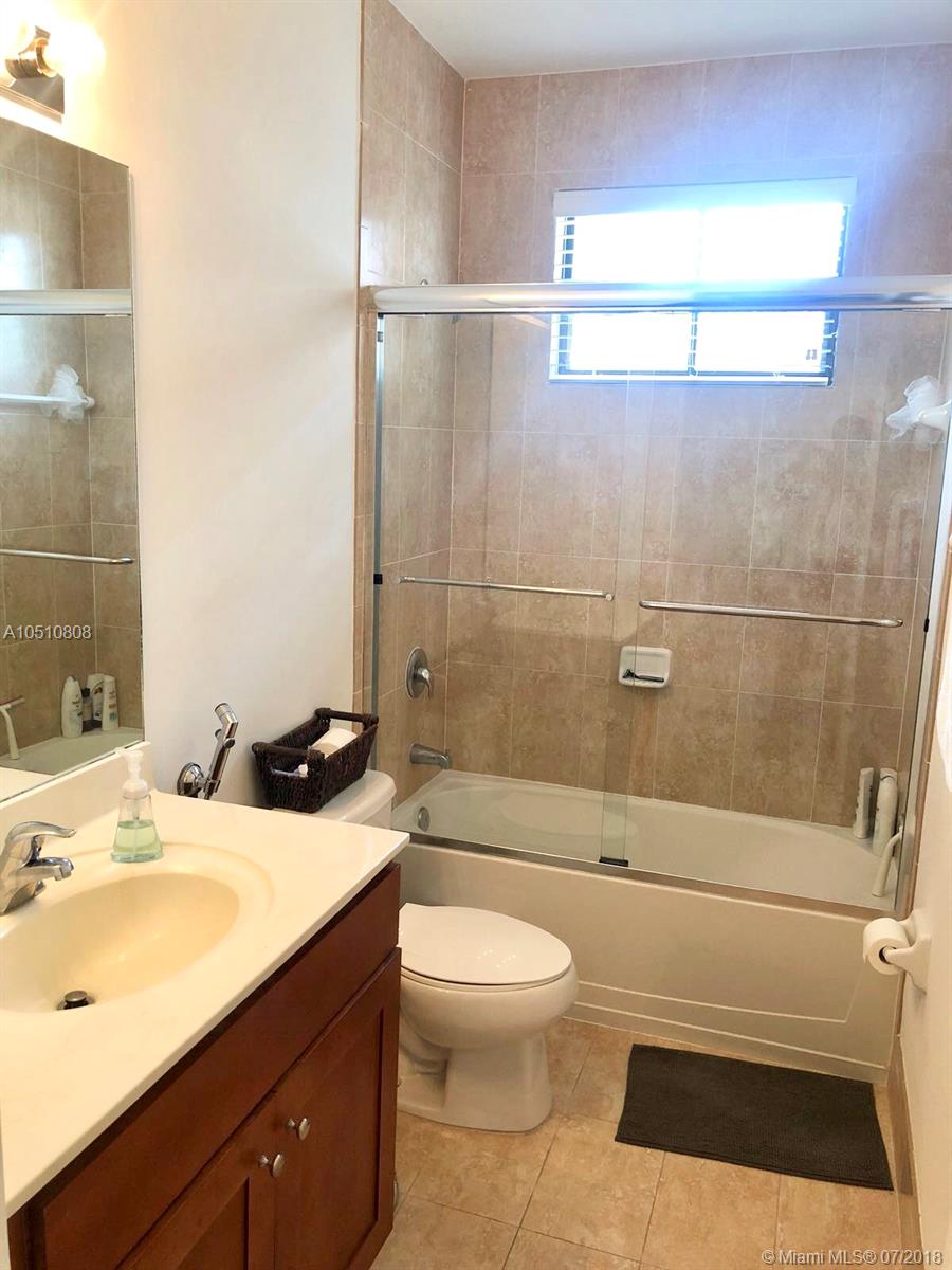 FONTAINEBLEAU WEST NORTH - Residential