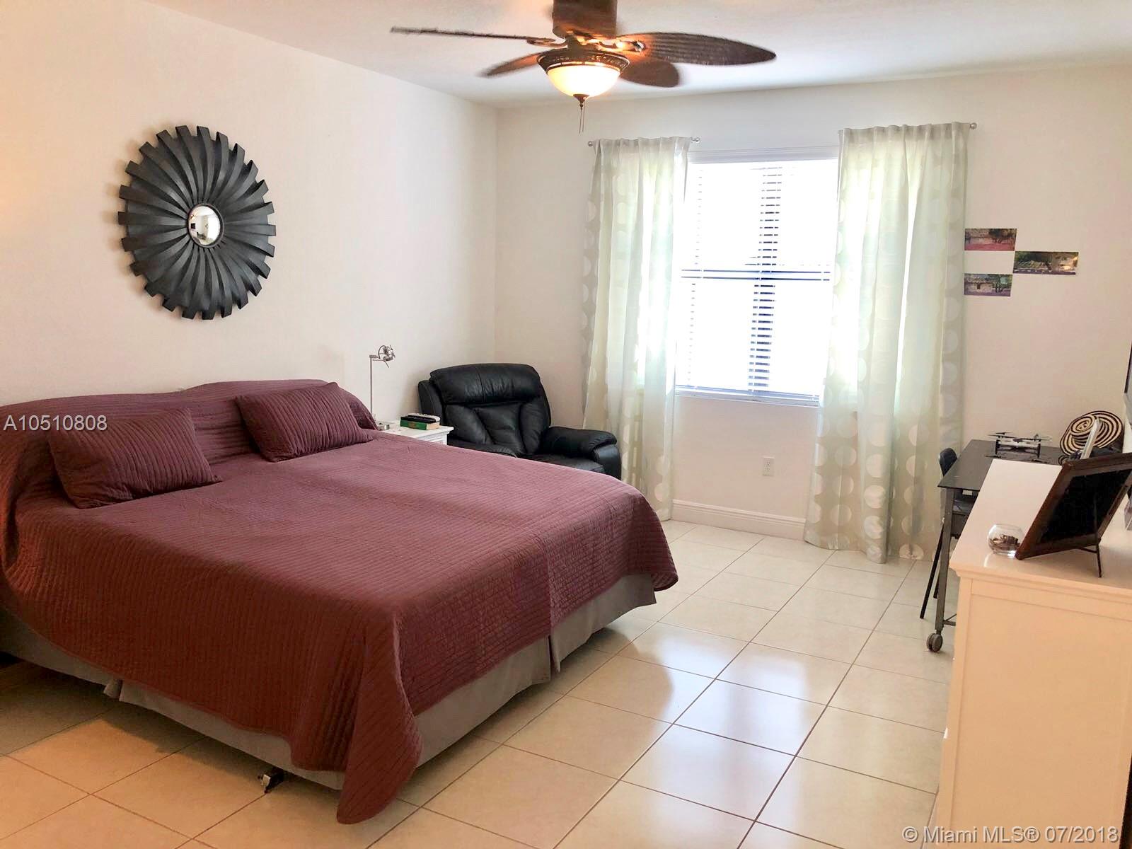 FONTAINEBLEAU WEST NORTH - Residential