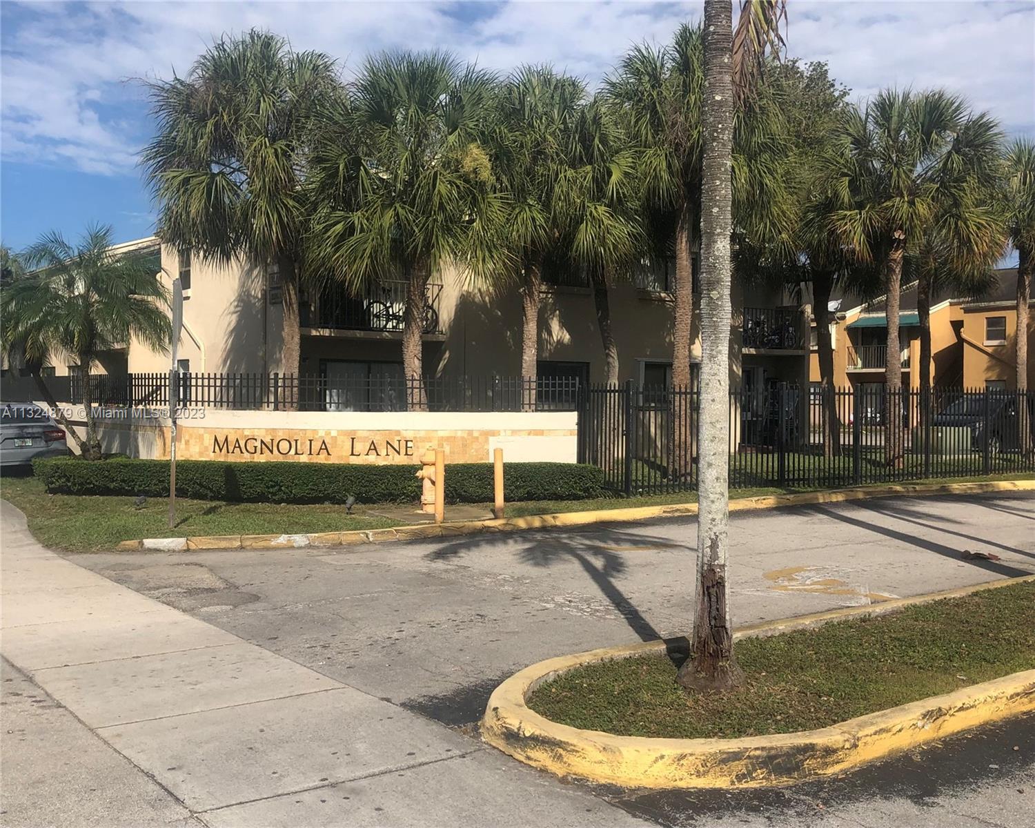 MAGNOLIA LANE CONDO - Residential