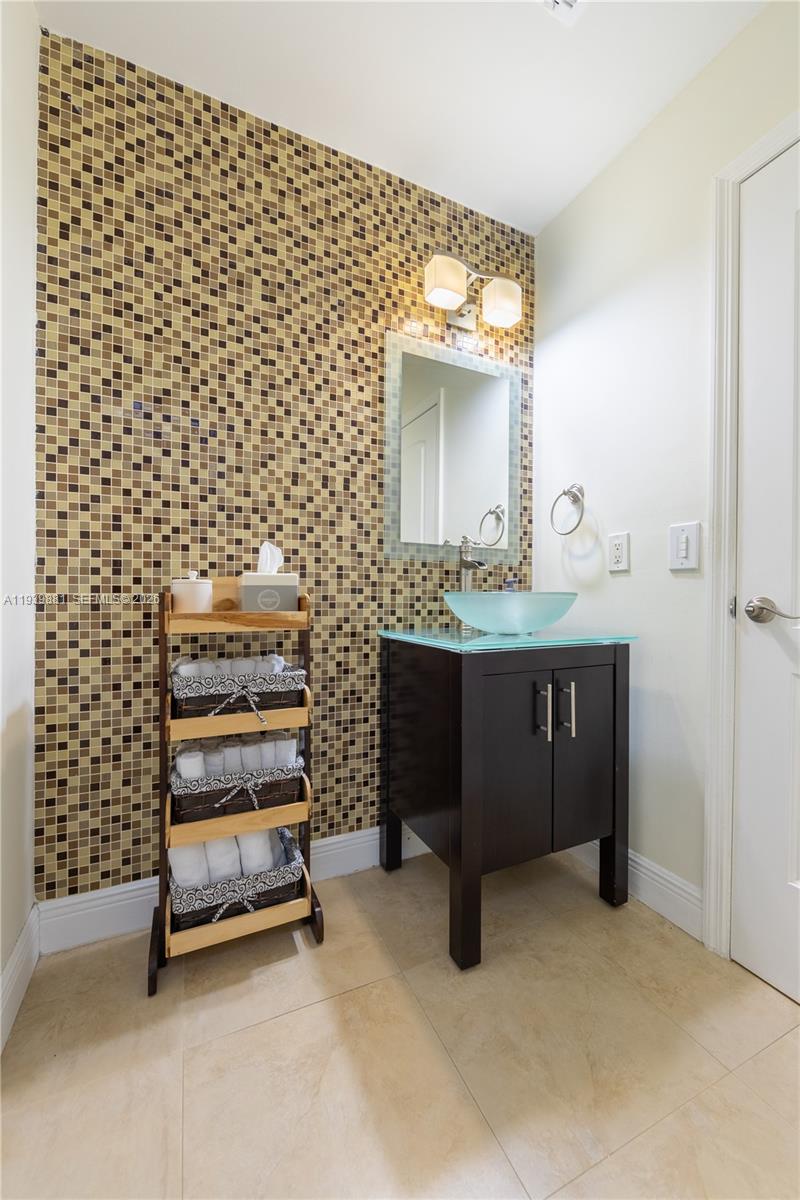 KENDALE ROYAL AMEND - Residential