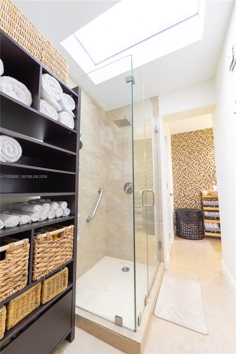 KENDALE ROYAL AMEND - Residential