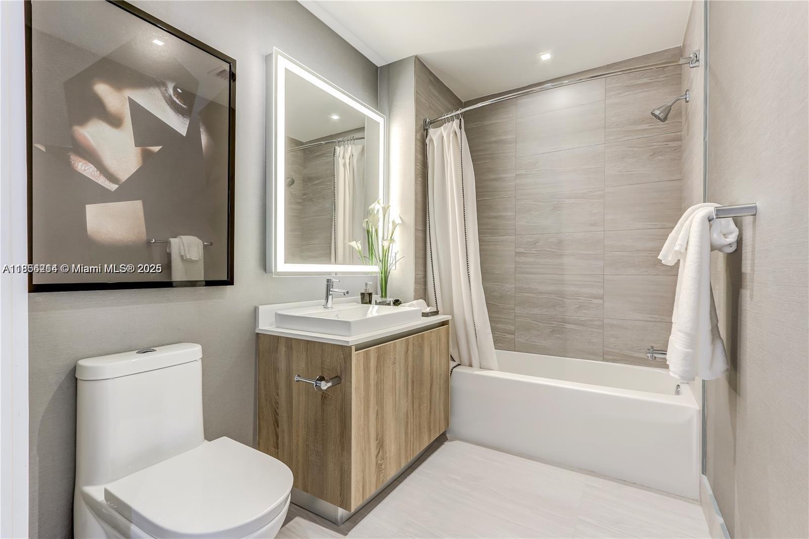 AVENTURA PARKSQUARE RESID - Residential