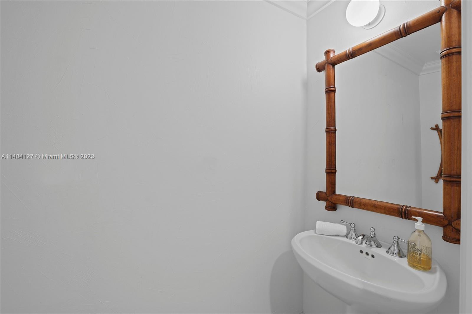 7600 OCEANSIDE AT FISHER - Residential