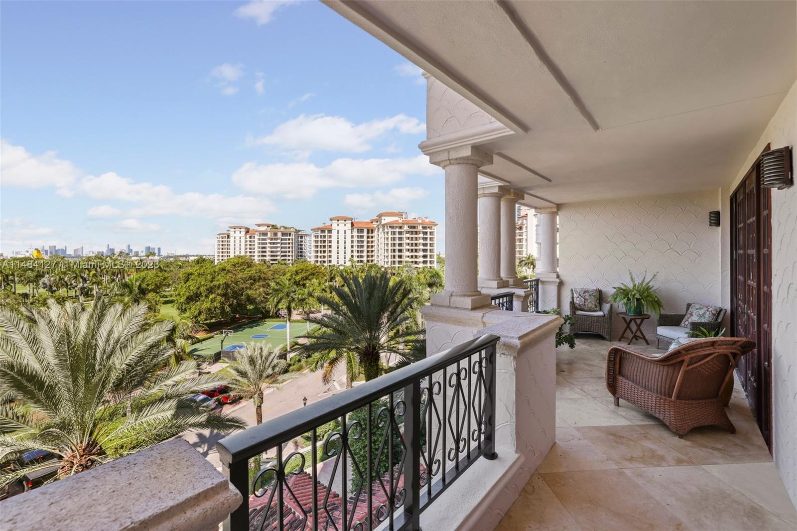 7600 OCEANSIDE AT FISHER - Residential