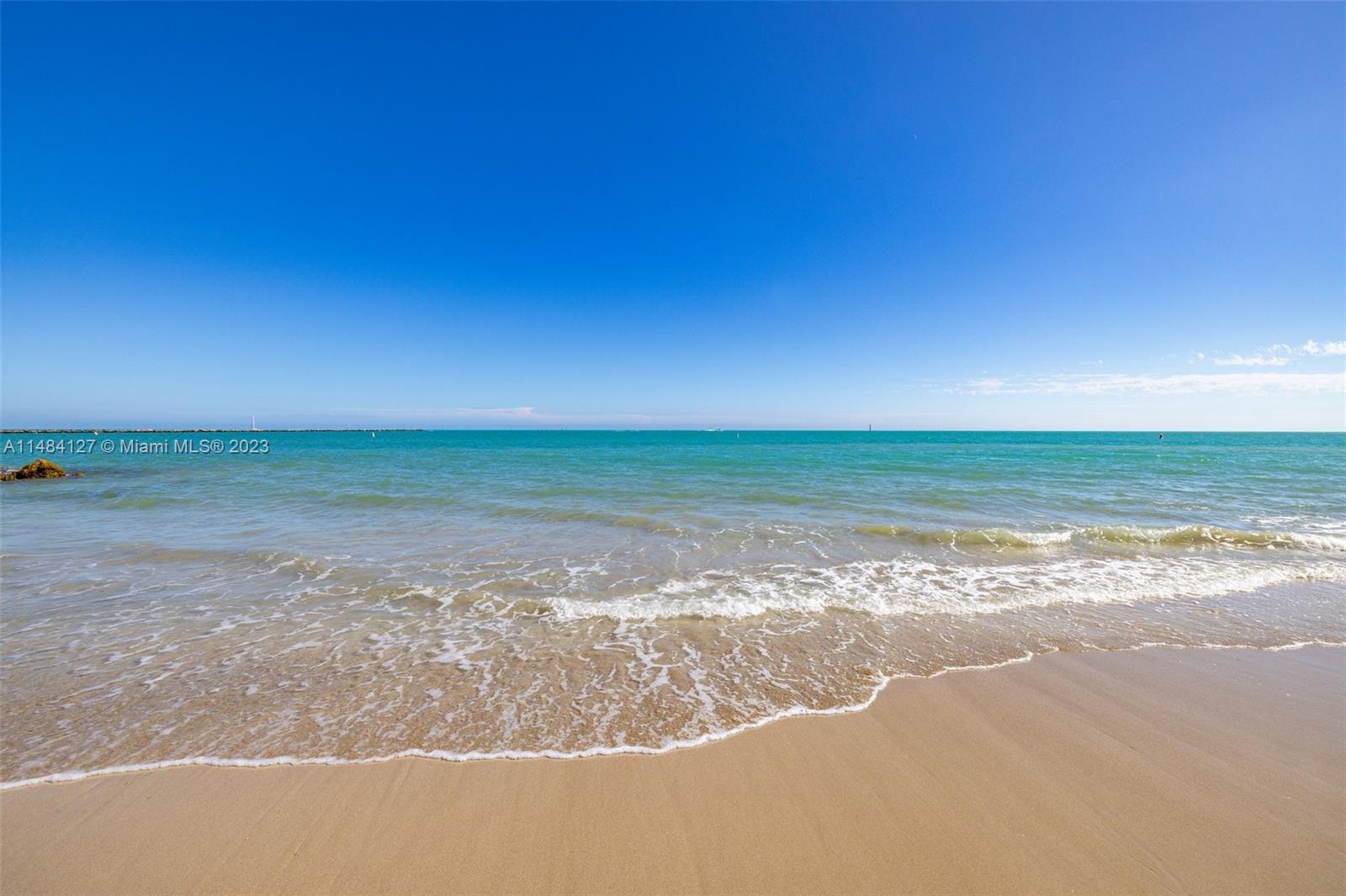 7600 OCEANSIDE AT FISHER - Residential