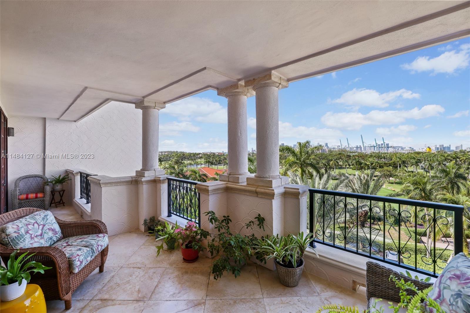 7600 OCEANSIDE AT FISHER - Residential