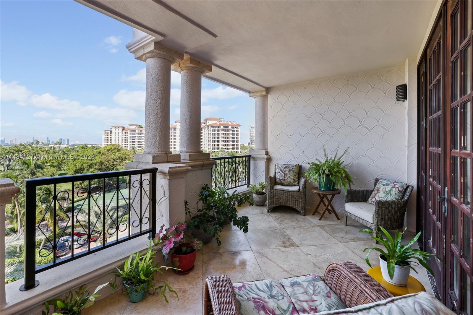 7600 OCEANSIDE AT FISHER - Residential