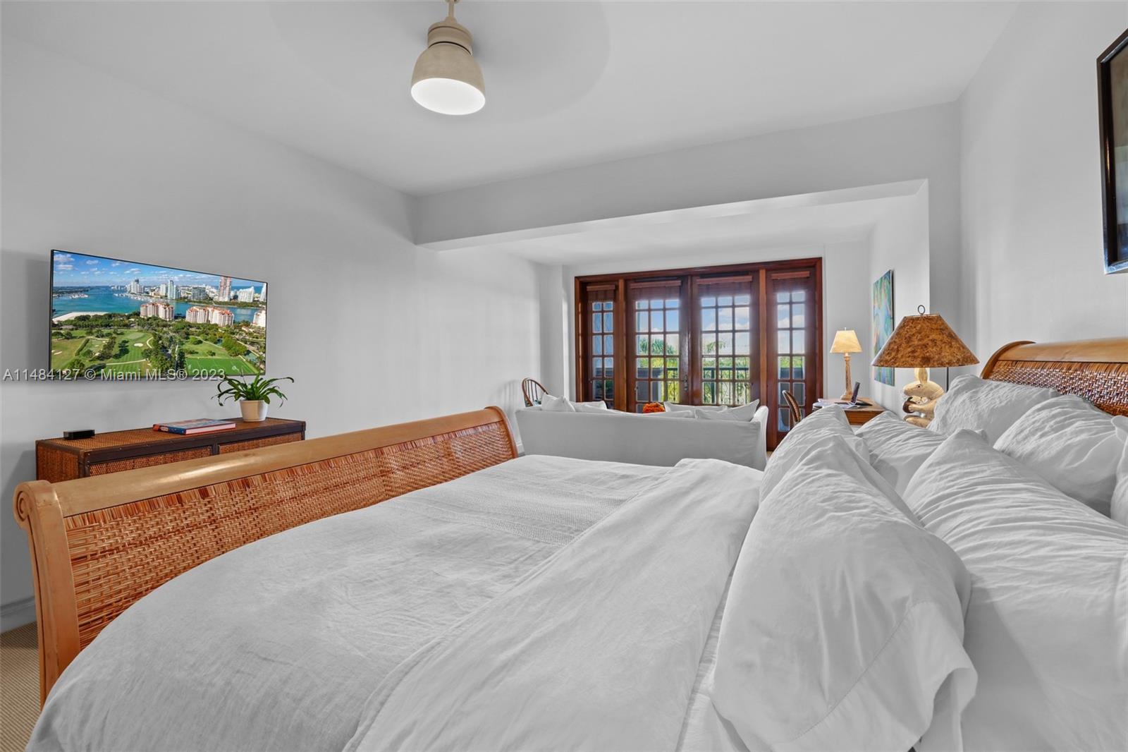 7600 OCEANSIDE AT FISHER - Residential