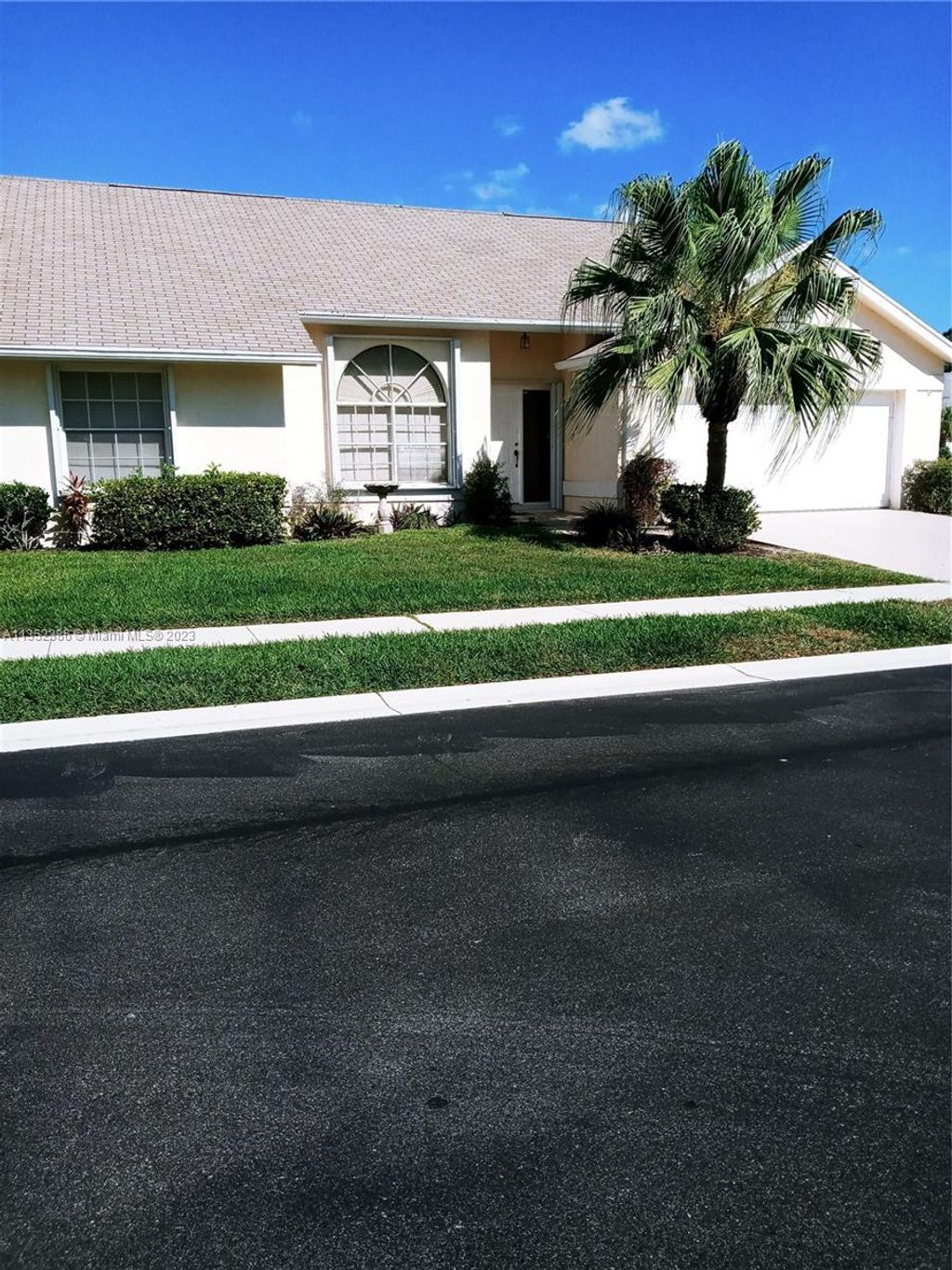 Photo of 287 W Moccasin Trl W, Jupiter, FL 33458 (MLS # A11352386)