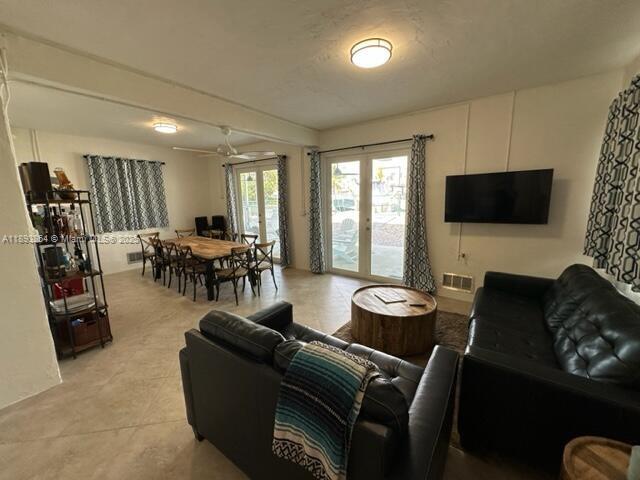 SUNSET WATERWAYS - Residential Lease