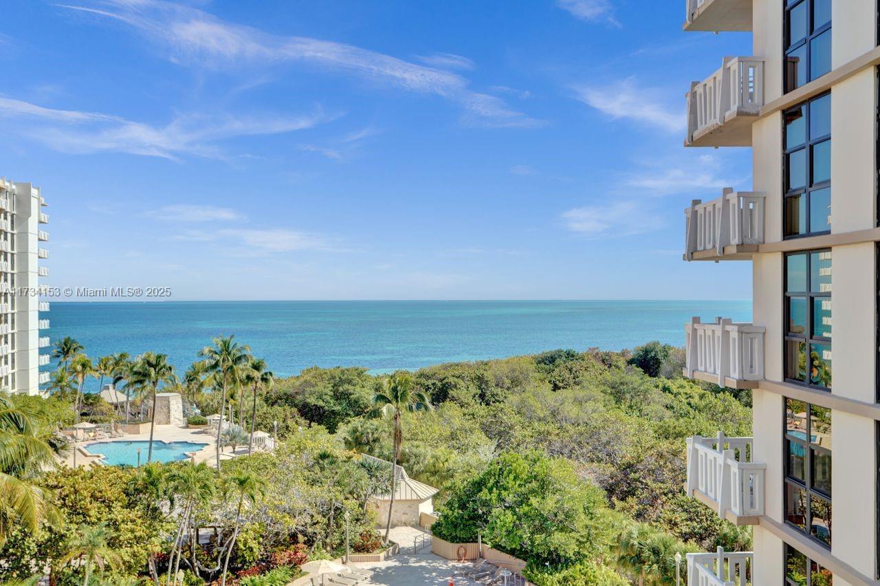 1121 Crandon Blvd D706