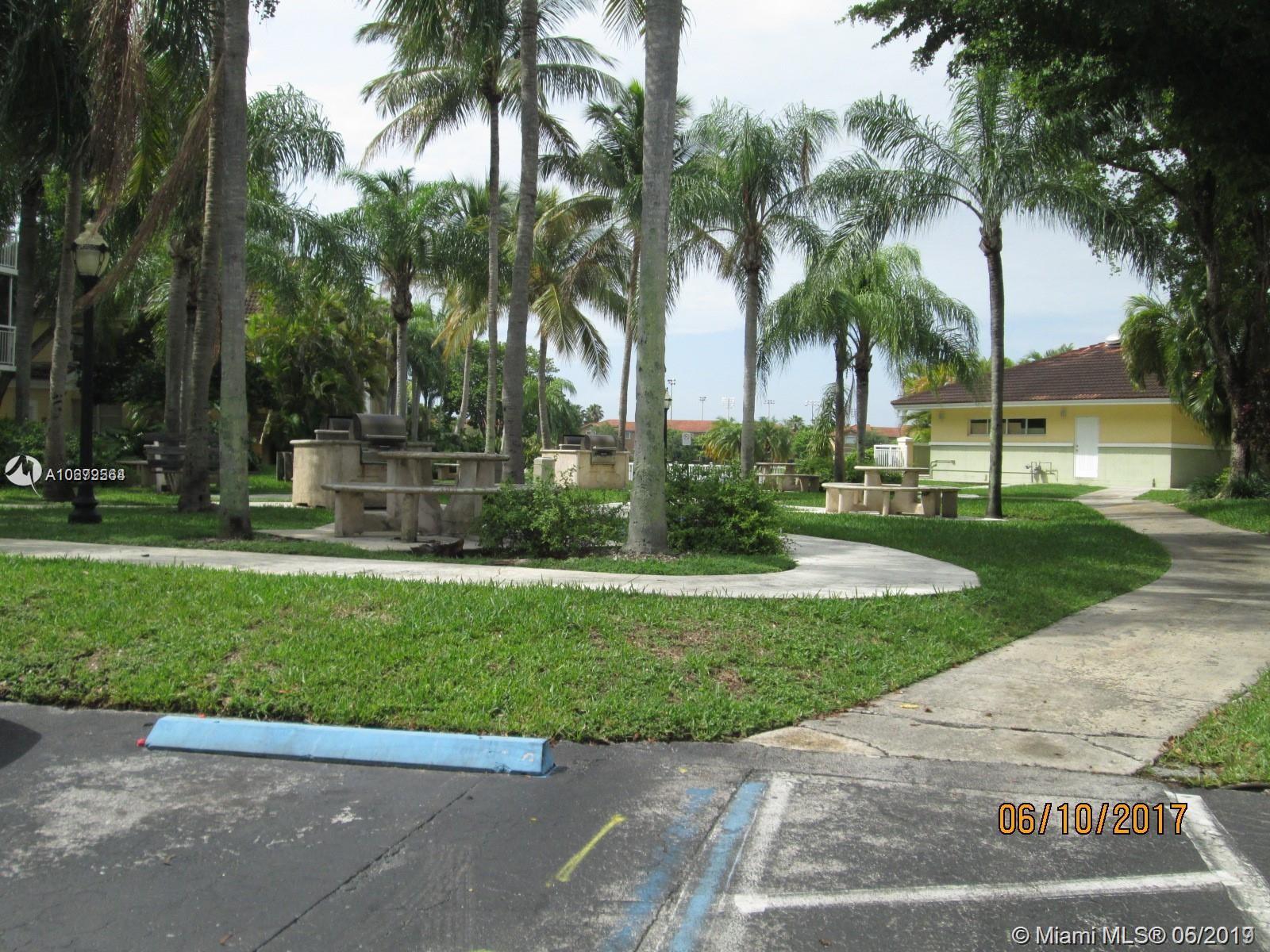 LE CLUB AT OLD CUTLER CON - Residential Lease